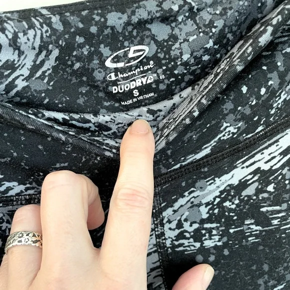 Champion | Black/Gray Galaxy Leggings | Size Small - Picture 6 of 7